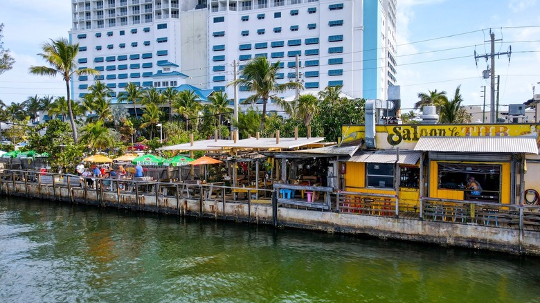 Exterior of Le Tub restaurant