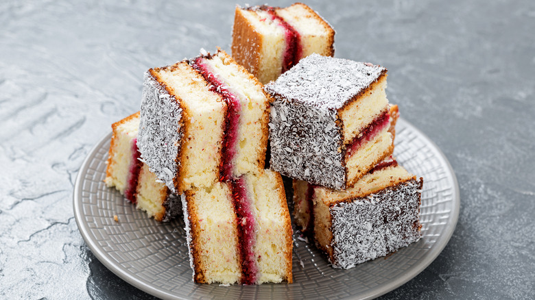 Cake with raspberry jam