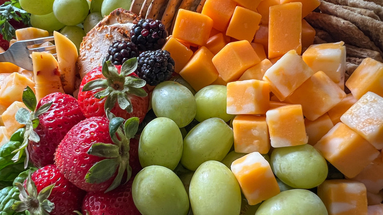 The Fruit Tray That A Current Costco Employee Swears By For Entertaining