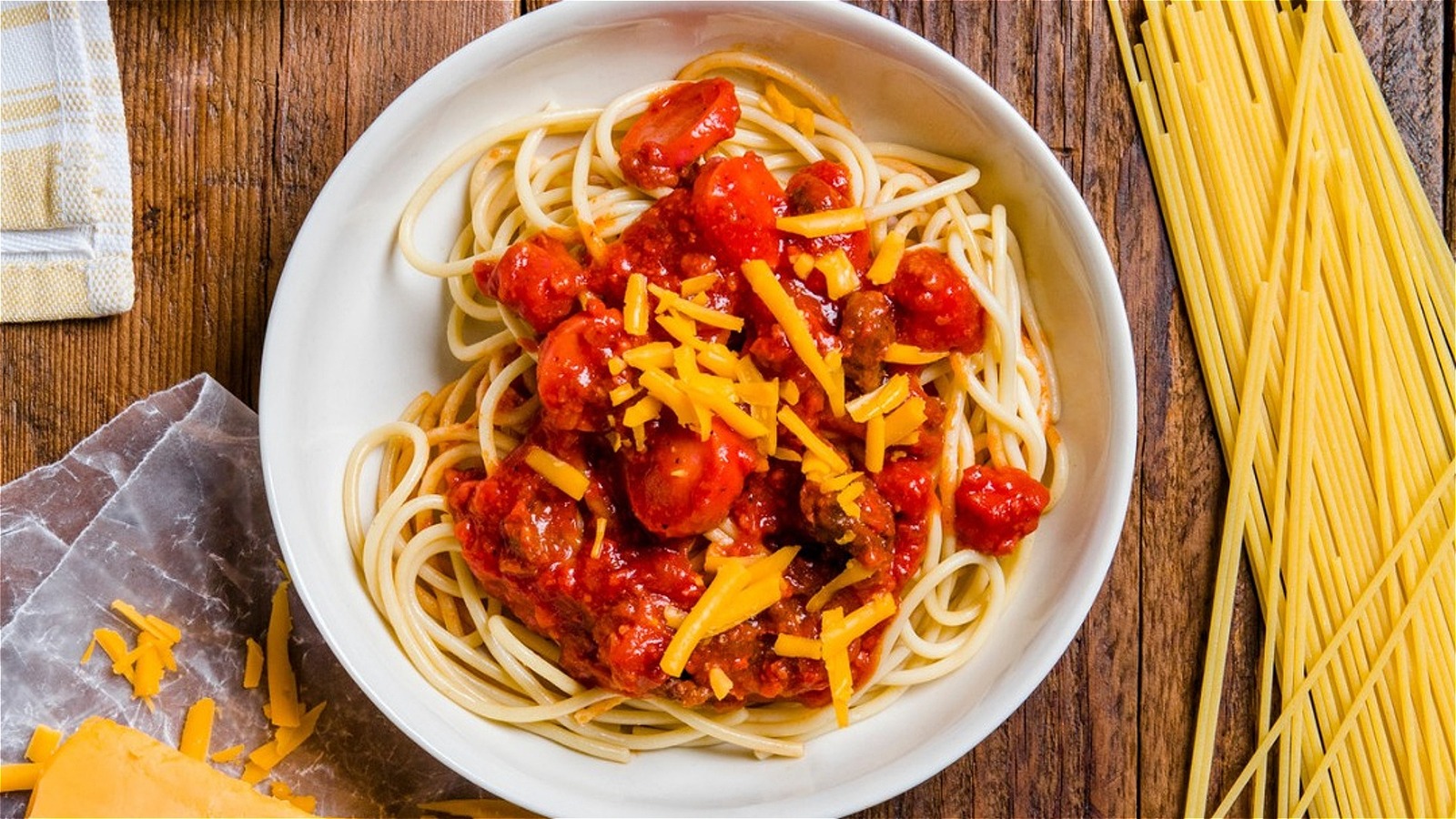 The Fruity Sauce That Makes Jollibee&apos;s Spaghetti Unique