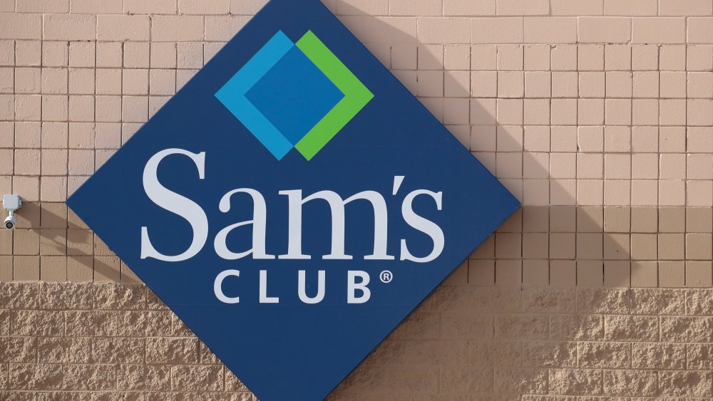 Sam's Club sign