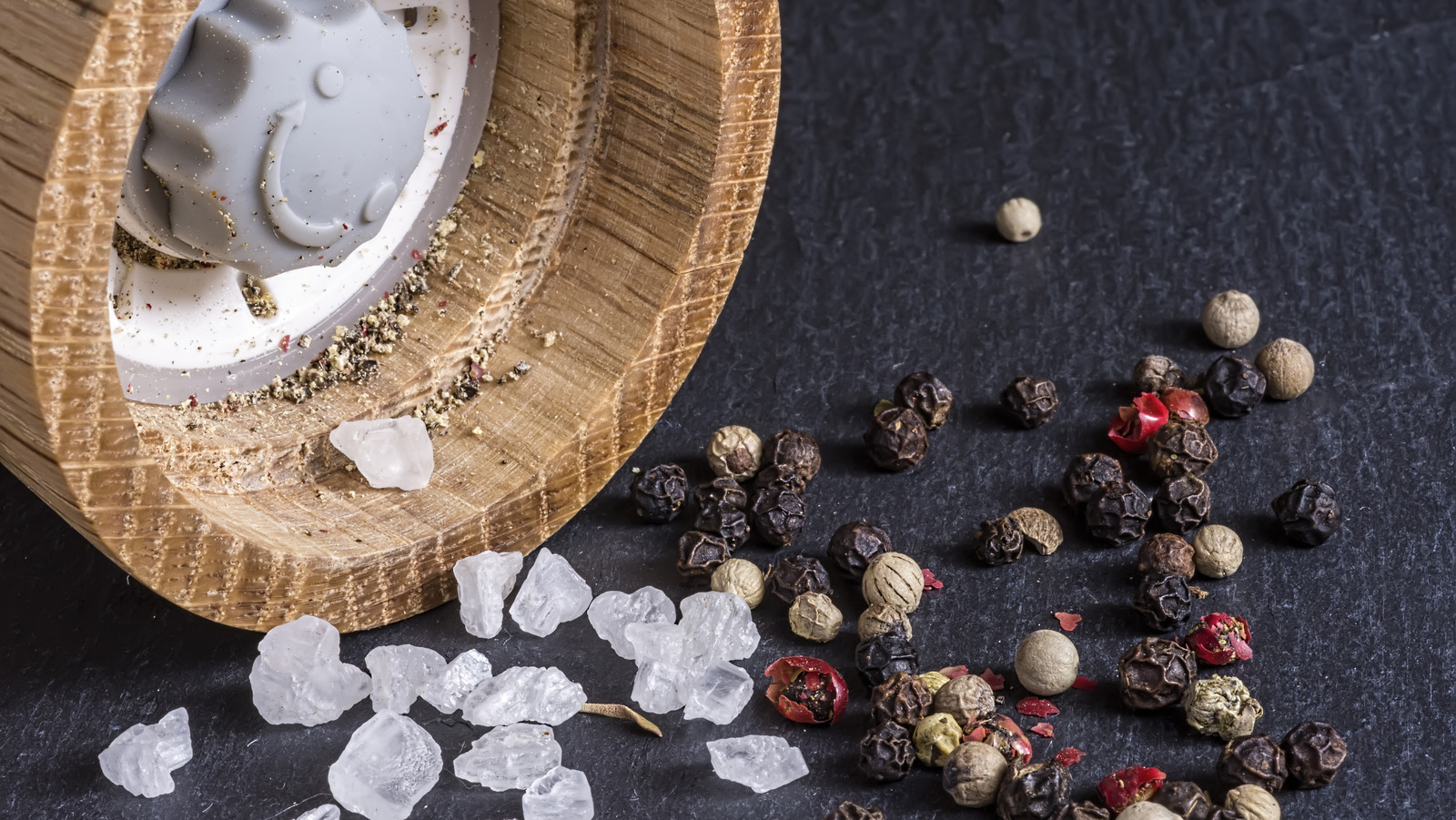 The Hack For Changing The Settings On Your Grocery Store Spice Grinder