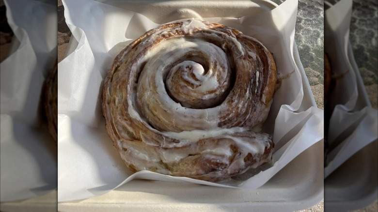 Papis Ohana oversized cinnamon roll