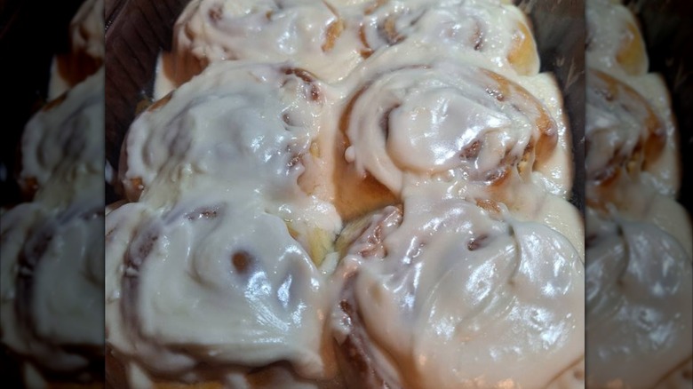 cinnamon rolls from Hummingbird Bakery