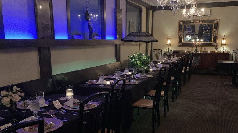 interior of sinatra's ristorane