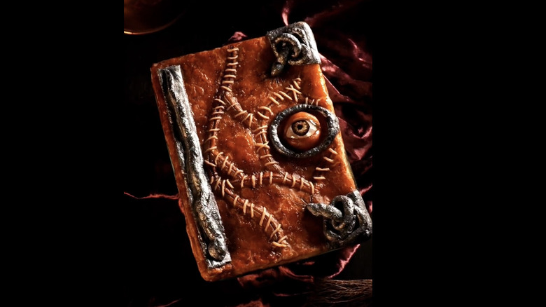 Nikk Alcaraz's "Hocus Pocus"-inspired pot pie