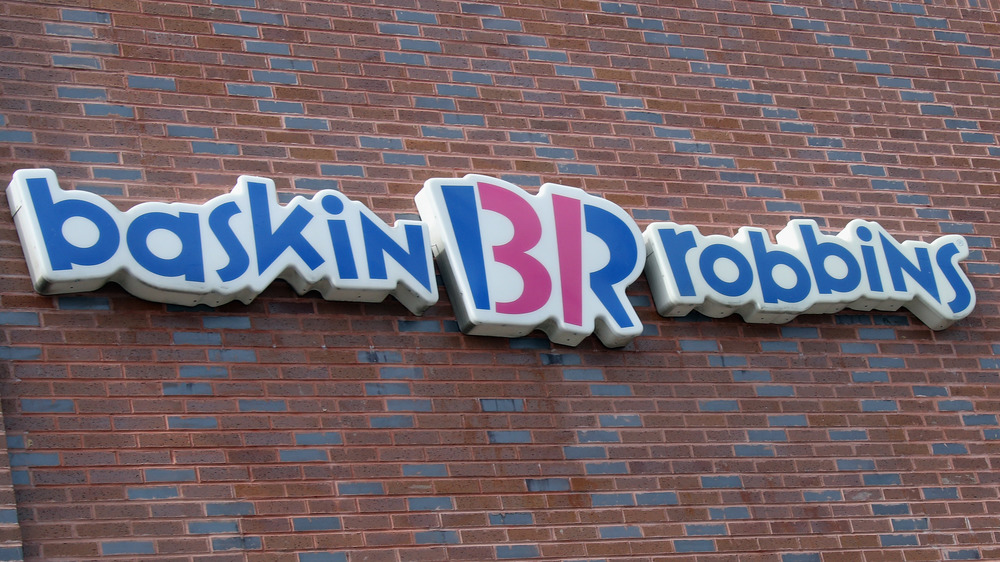 Baskin-Robbins storefront