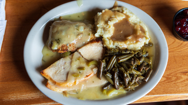 plate of Cracker Barrel food