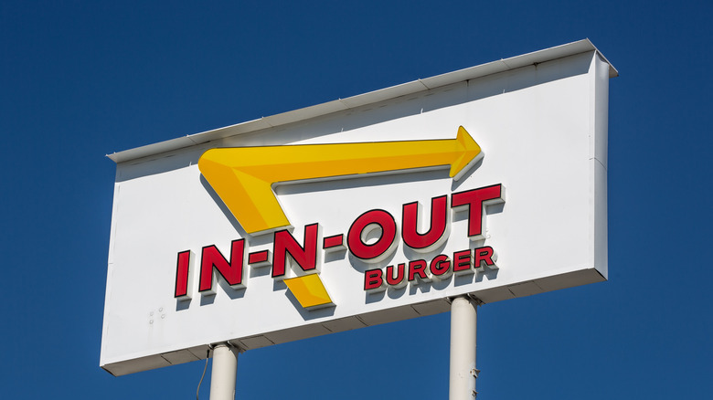 In-N-Out Burger sign with arrow 