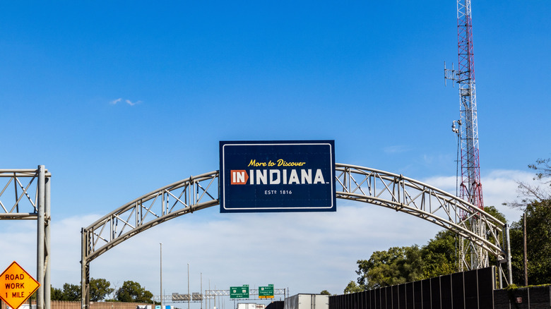 Welcome sign over highway in Munster, Indiana