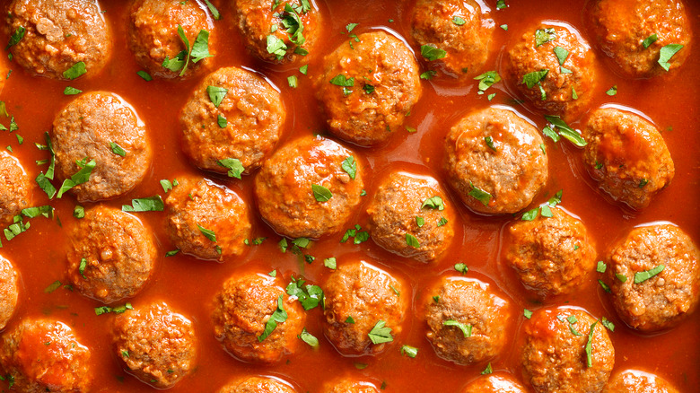 Meatballs in tomato sauce