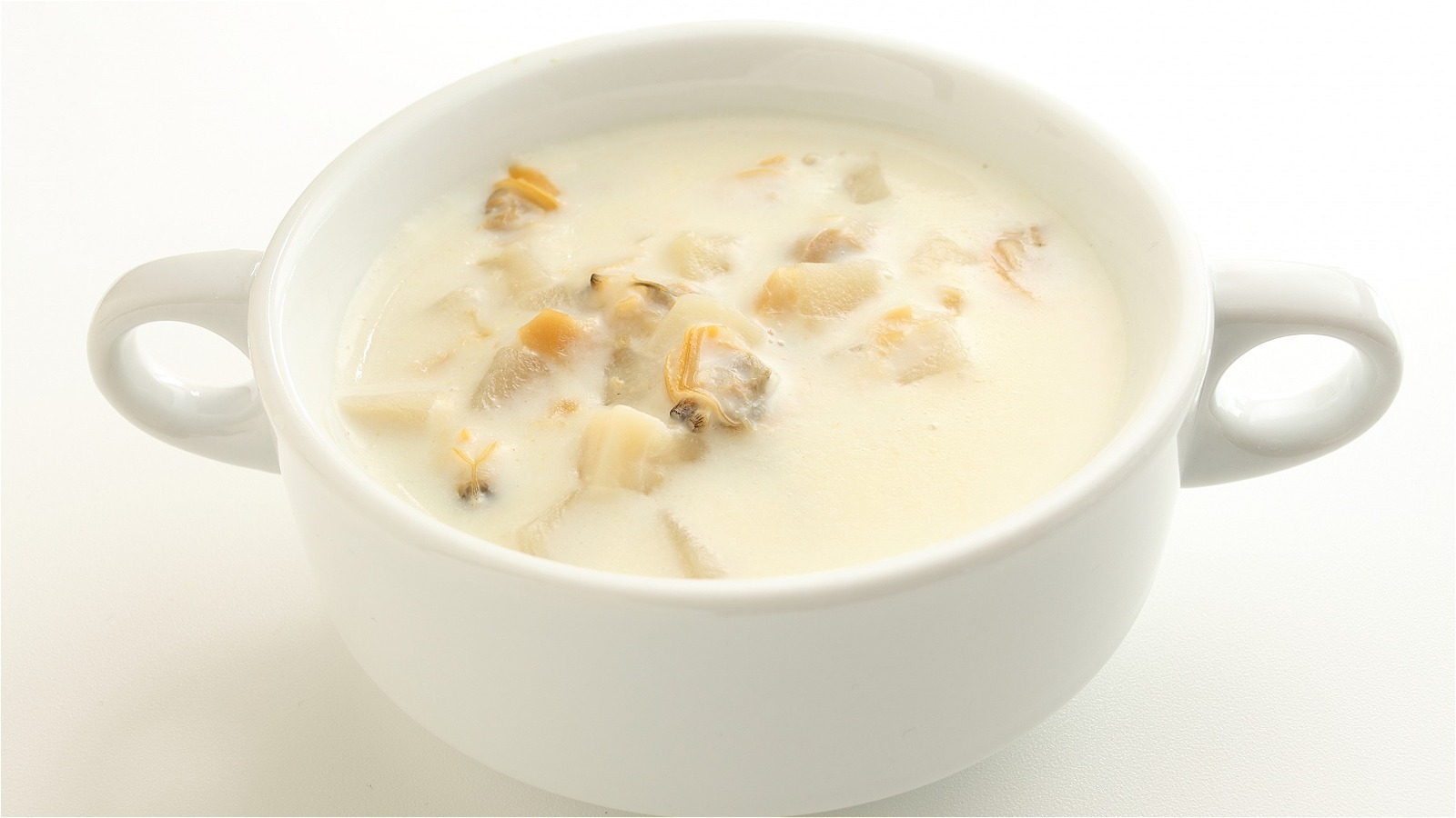 The Ingredients You Can Use To Thicken Your Clam Chowder