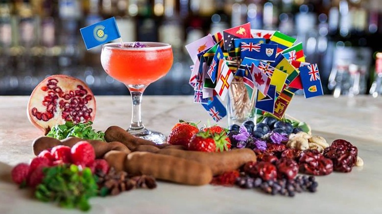 Commonwealth cocktail with flags