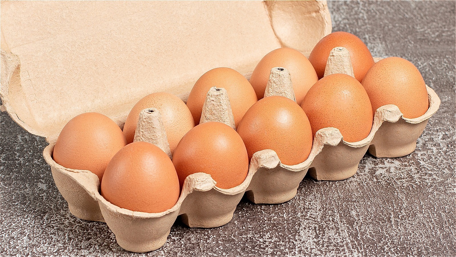 The Can't Agree On The Best Way To Remove Eggs From The Carton
