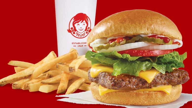 Wendy's cheeseburger