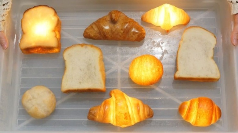 Pampshade bread lamps