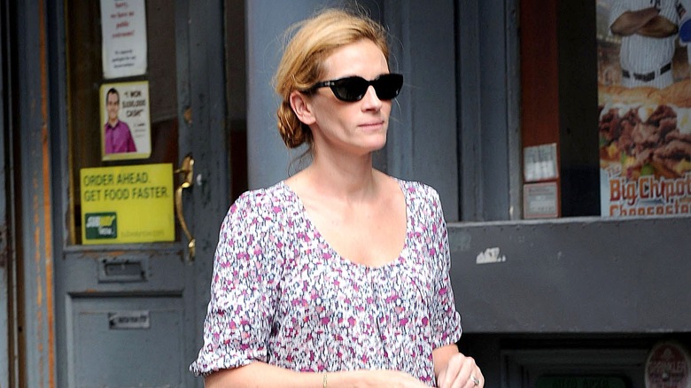 Julia Roberts filming Eat, Pray, Love
