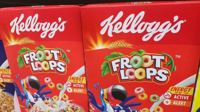 Kellogg's Fruit Loops boxes