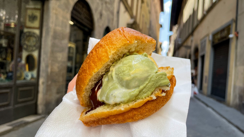 Brioche con gelato