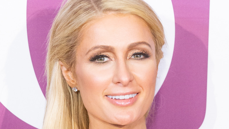 Headshot of Paris Hilton 