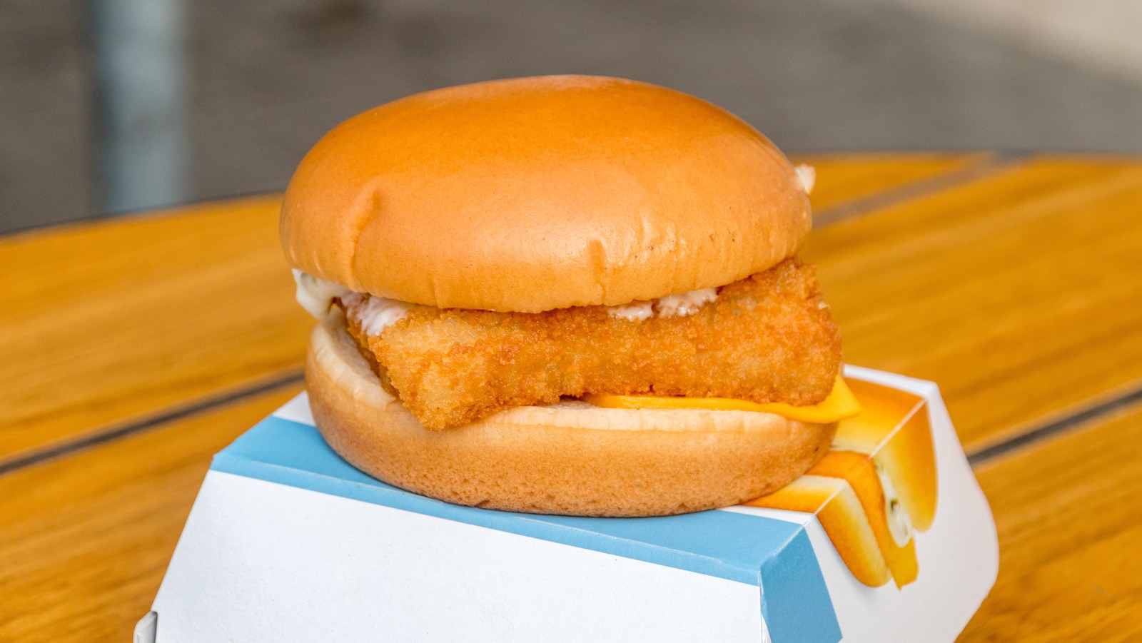<a href="https://www.mashed.com/1714856/mcdonalds-filet-o-fish-bun-swap/" target="_blank">The McDonald’s Filet-O-Fish Bun Swap You Should Try</a>