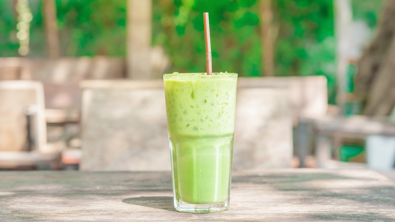 iced matcha latte