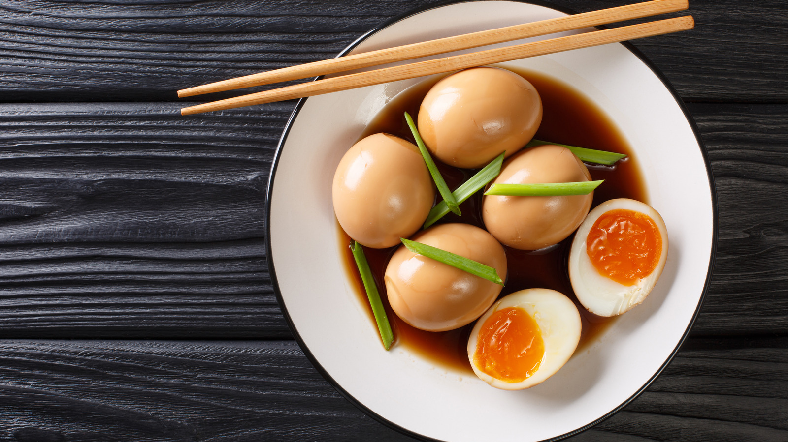 The MessFree Trick To Completely Immerse Eggs In Marinade