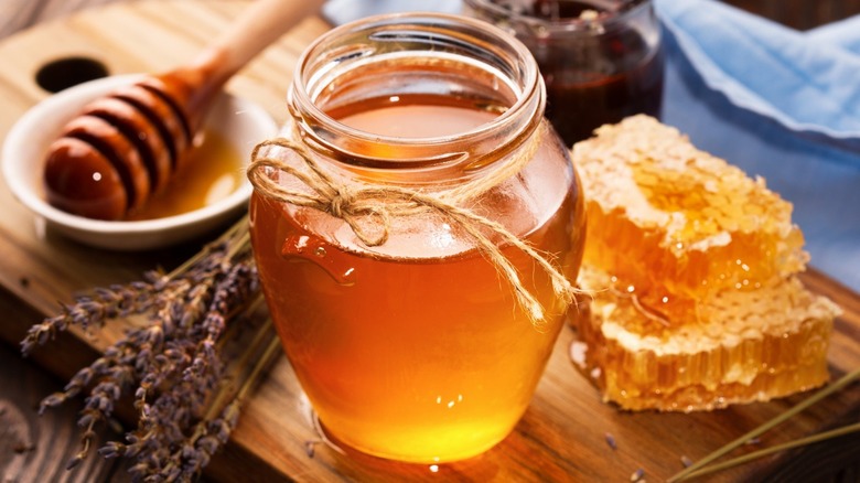 honey jar with honeycomb and lavender