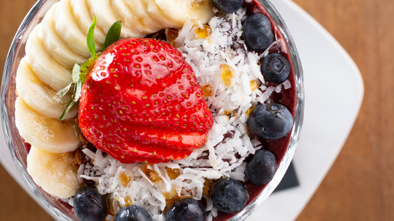 Açaí bowl with mixed fruit