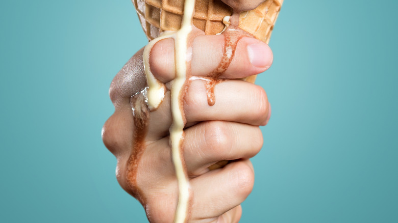 Drippy ice cream cone 