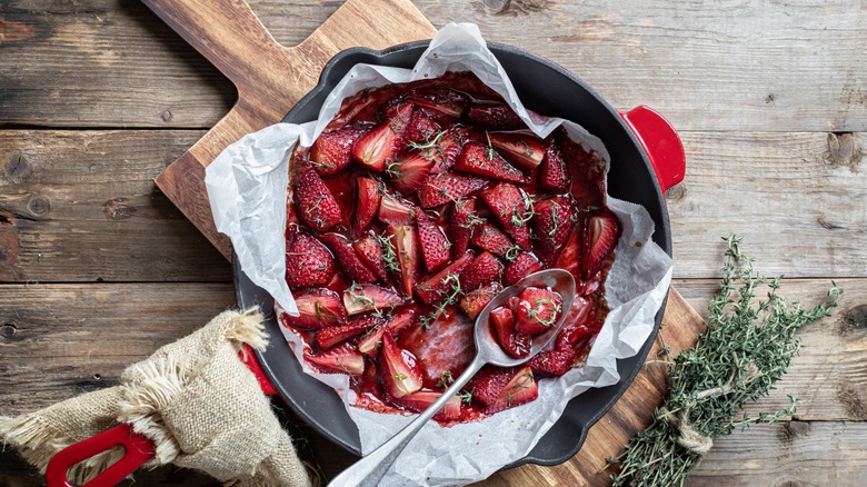 balsamic glazed strawberries