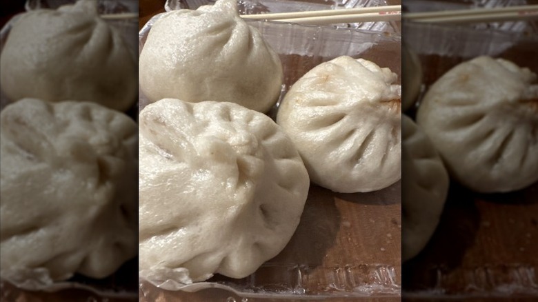 Large pork buns