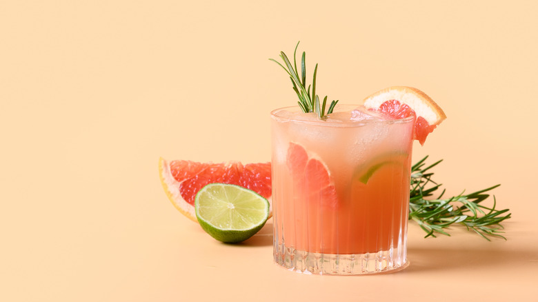 Grapefruit paloma drink