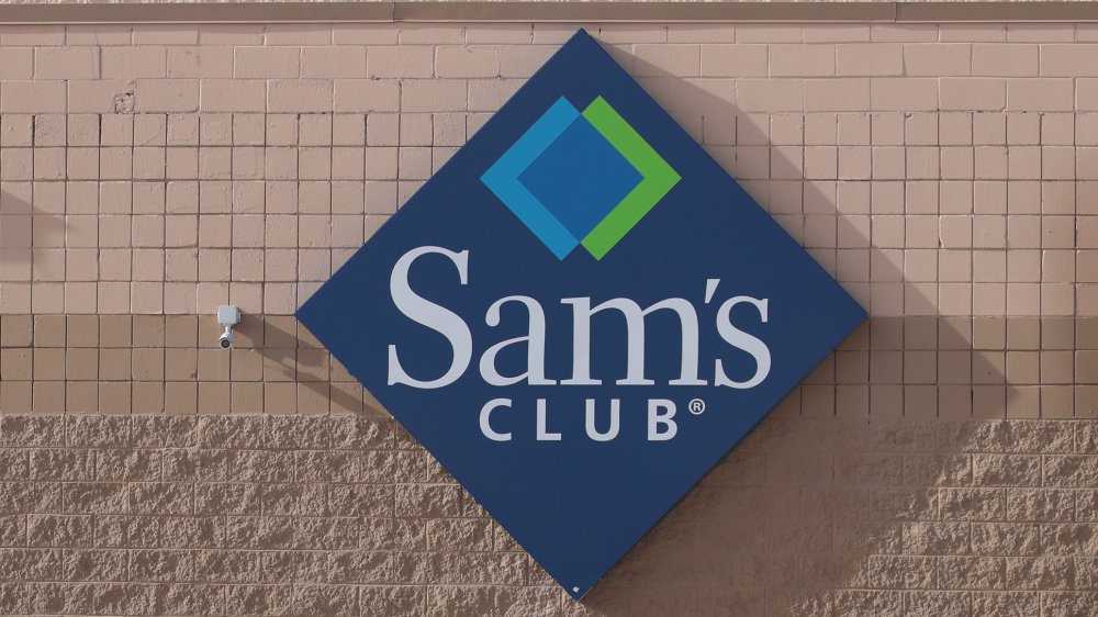 Sam's Club sign