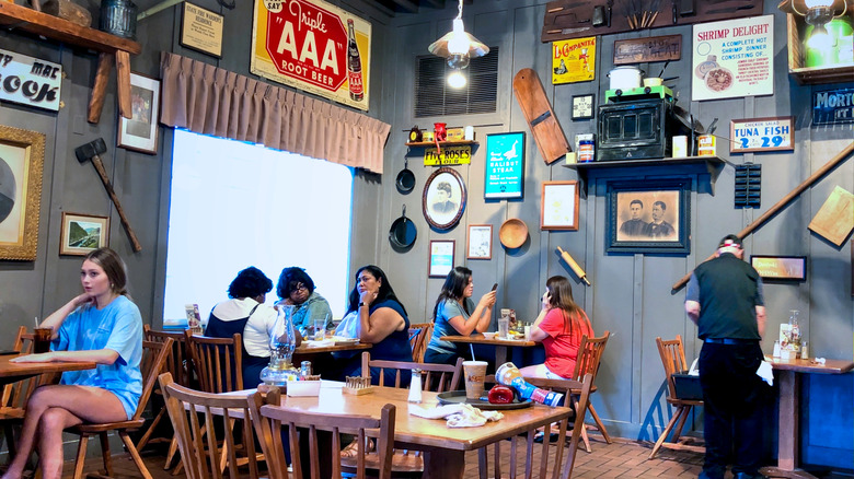 Dining Room Layout For Cracker Barrel