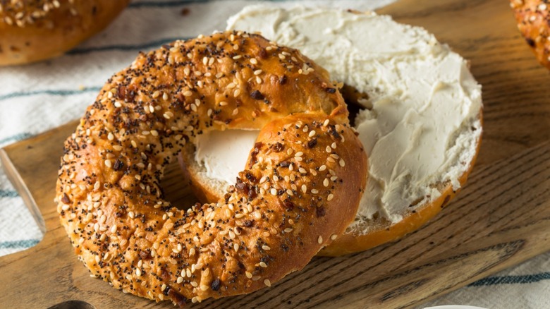 bagel with cream cheese