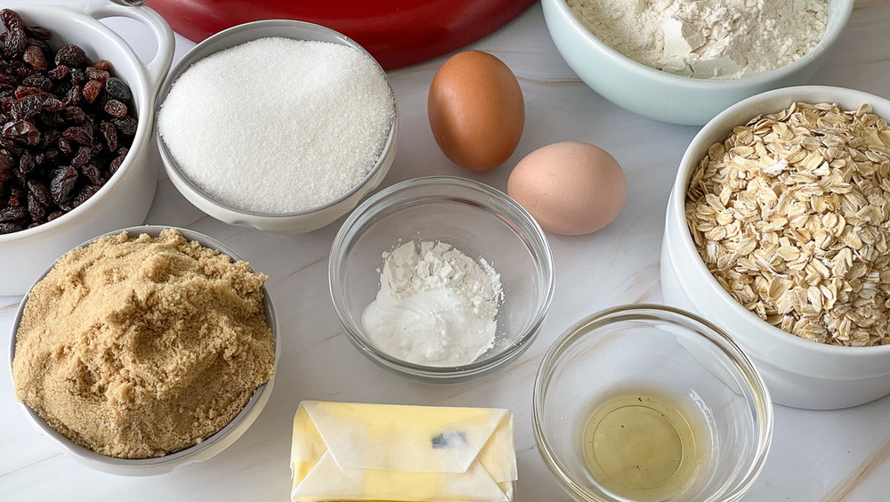 ingredients for oatmeal raisin cookies