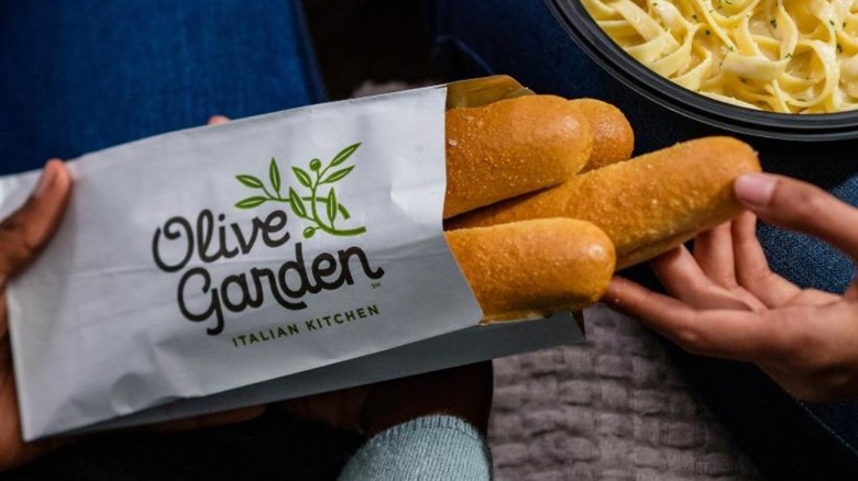 Olive Garden's famous bread