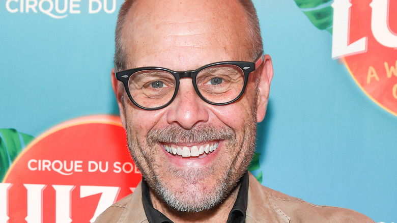 Headshot of Alton Brown