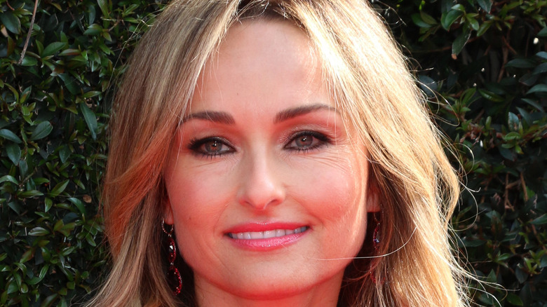 Giada de Laurentiis with hedges