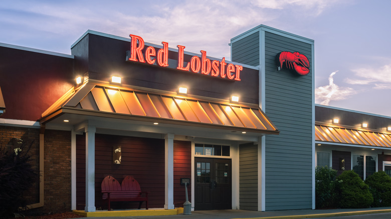 Red Lobster building exterior at dusk