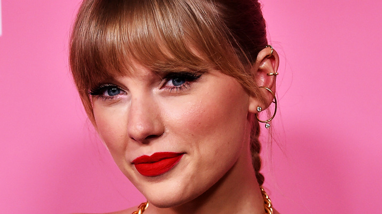Taylor Swift in red lipstick