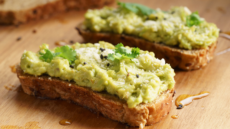 Mashed avocado on toast