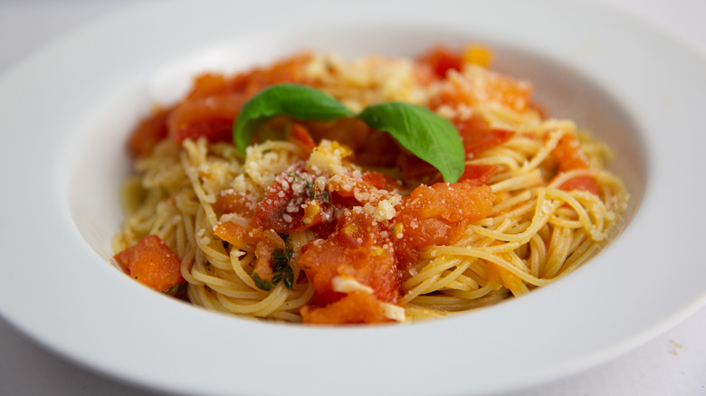 Capellini al pomodoro with basil 