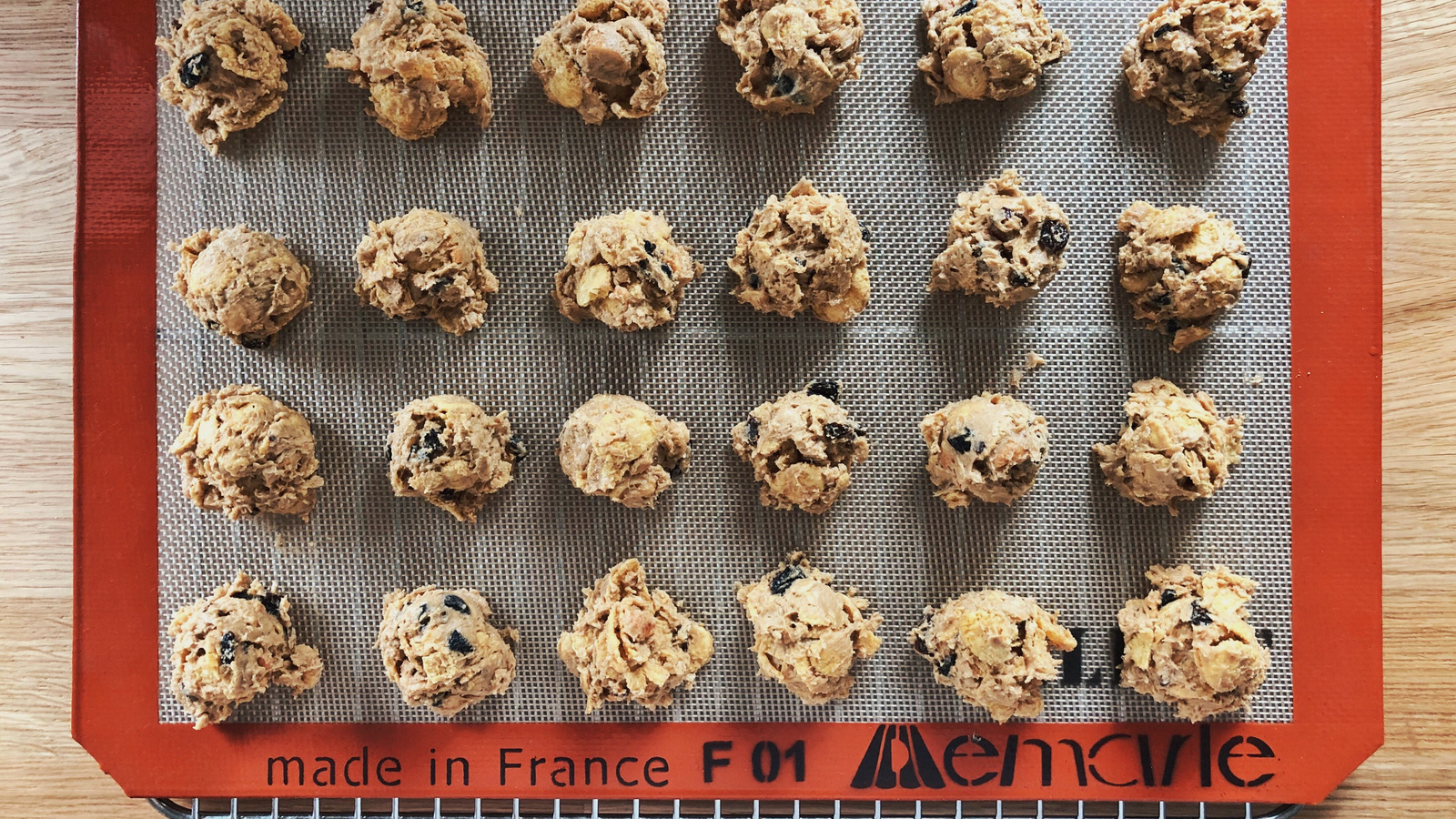 When to Use Parchment, Silicone, or Mesh Mats for Baking Cookies