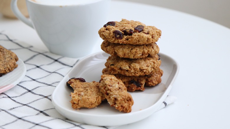 Latte and oatmeal raisin cookies