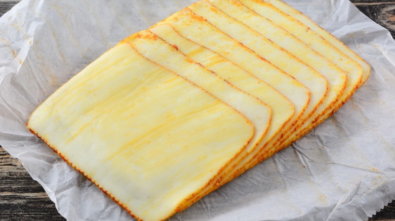 Muenster cheese slices