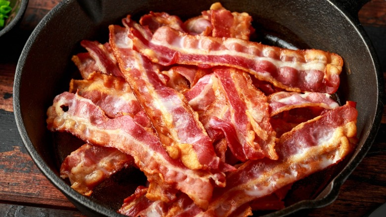 bacon in cast iron skillet