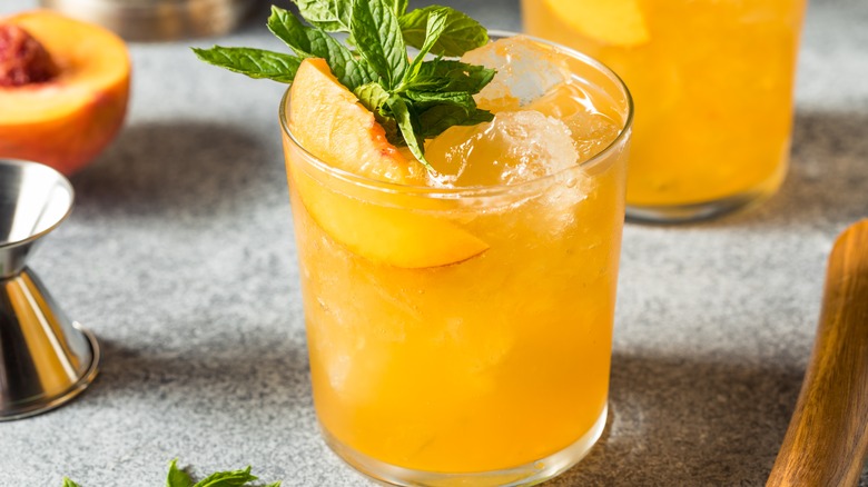 Peach cocktail 