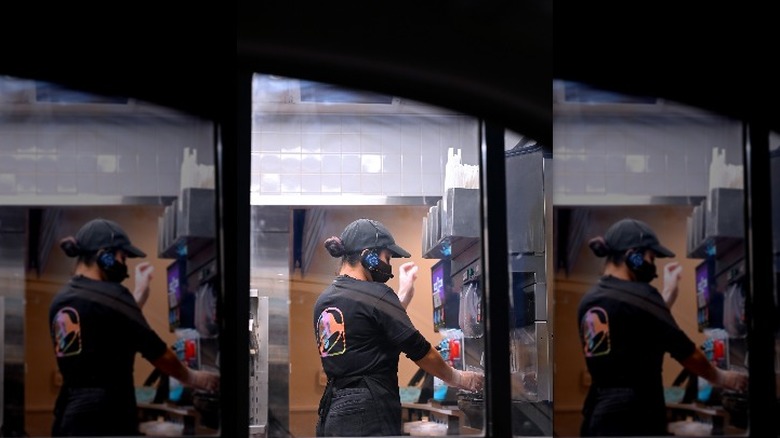 taco bell drive thru employee